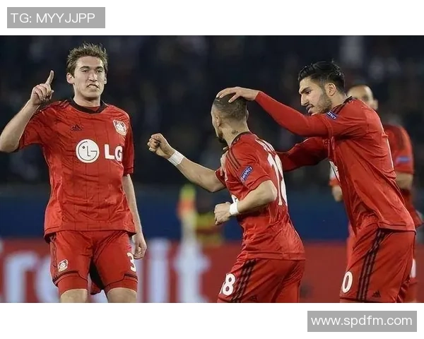 阿贾克斯与沃特福德精彩对决赛果揭晓引发球迷热议